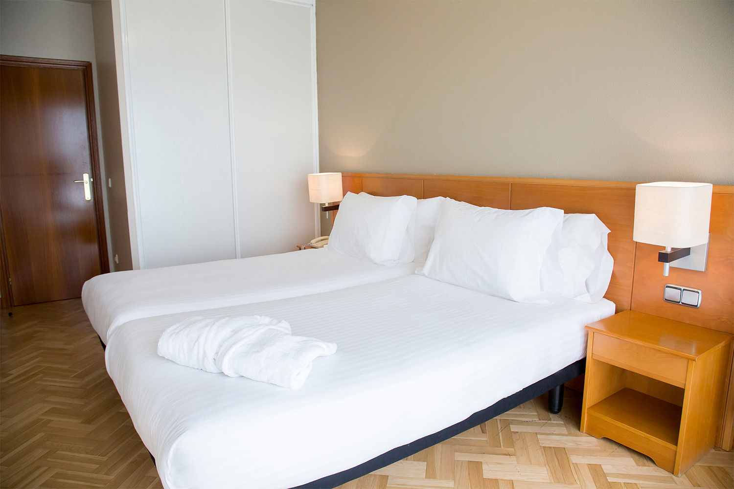 Suites Sercotel Mirasierra Пампона Екстериор снимка