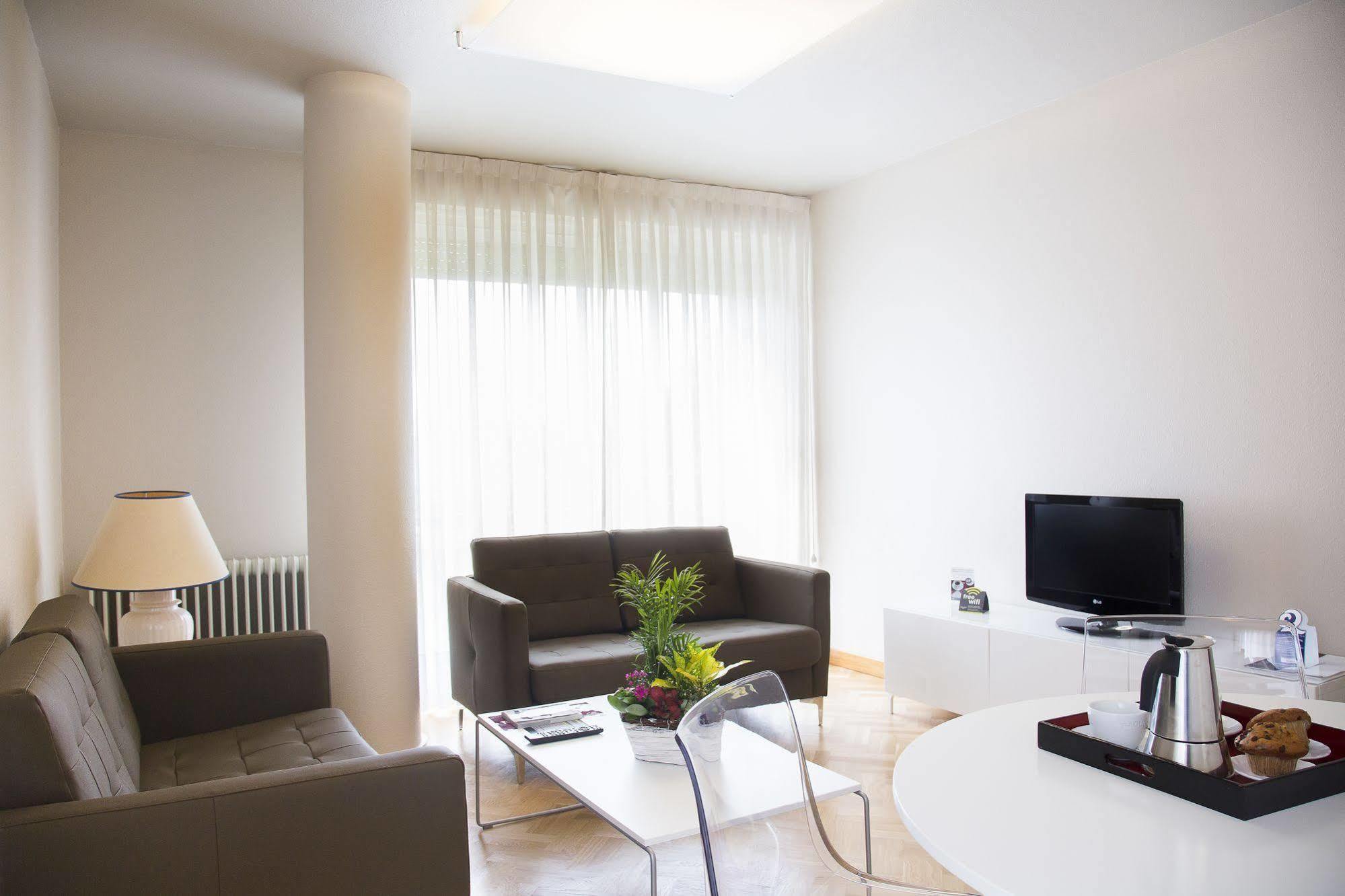 Suites Sercotel Mirasierra Пампона Екстериор снимка